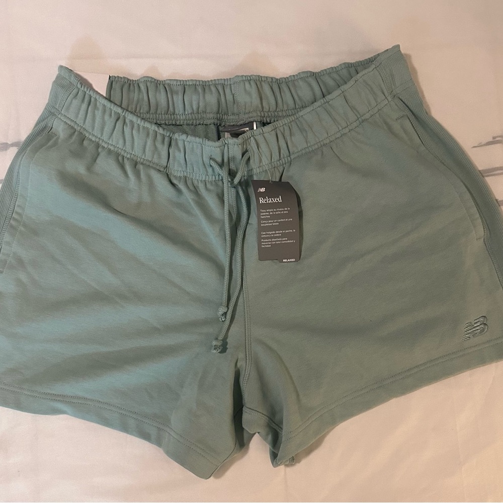 New Balance Women's Green Shorts size XL